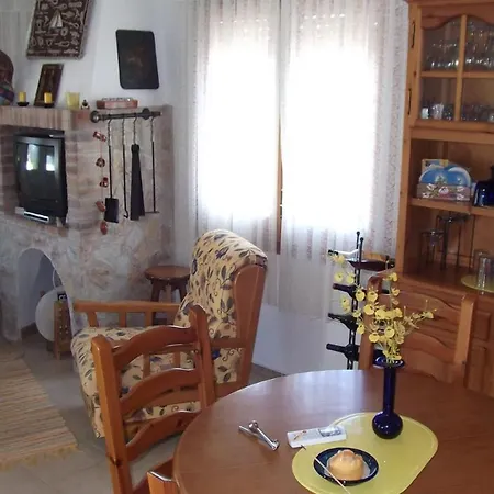 Holiday home Amb Jardi I Amarre Empuriabrava