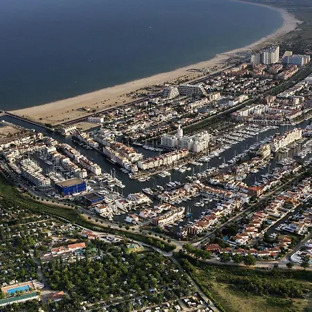 Amb Jardi I Amarre Empuriabrava